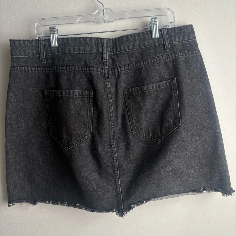 Mud Pie Black Denim Button‎ Front Mini Skirt Raw Hem Size Large